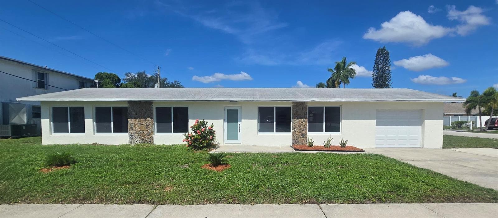 303 SW 33RD Terrace, Deerfield Beach FL 33442 - Deerfield Beach, FL - Photo 1