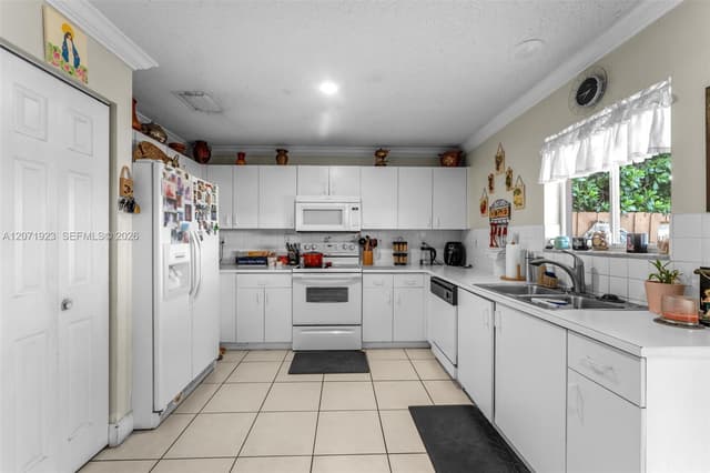 17672 SW 139th Ct, Miami FL 33177 - Miami, FL - Photo 7