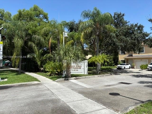 7469 Tam Oshanter Blvd, North Lauderdale FL 33068 - North Lauderdale, FL - Photo 1