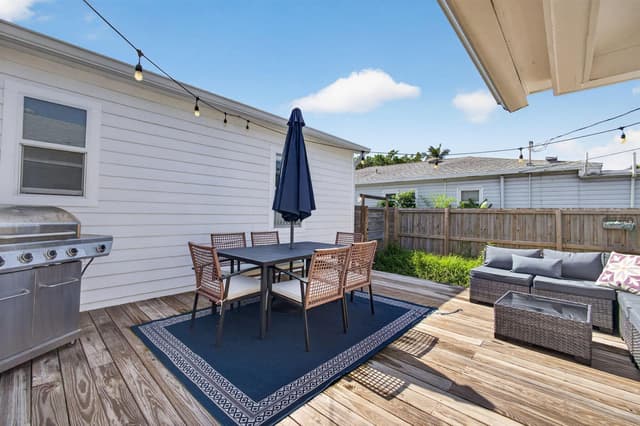 1305 N Palmway, FL 33460 - Photo 5