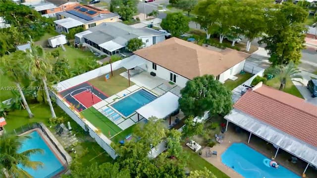 10245 SW 212th St, Cutler Bay FL 33189 - Cutler Bay, FL - Photo 2