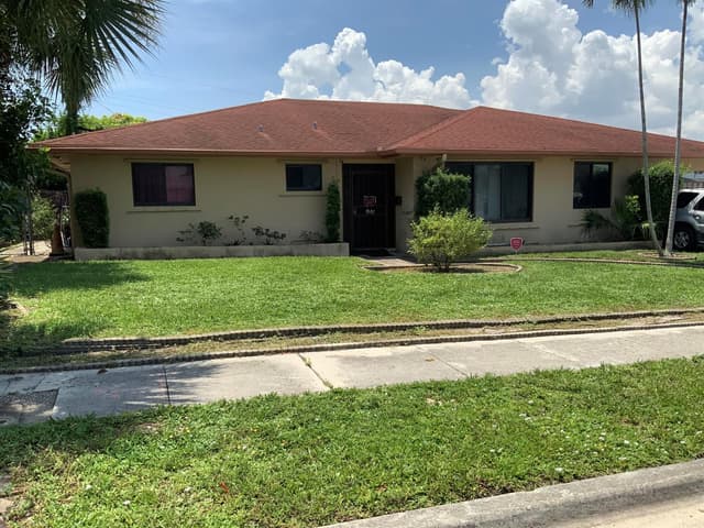 941 W 7th Street, Riviera Beach FL 33404 - Riviera Beach, FL - Photo 2