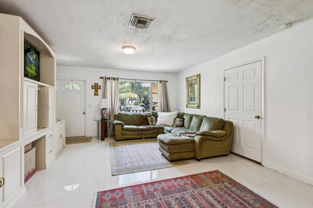 414 W Branch Street, Lantana FL 33462 - Lantana, FL - Photo 6