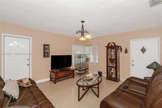 334 E 11th St, Hialeah FL 33010 - Hialeah, FL - Photo 6