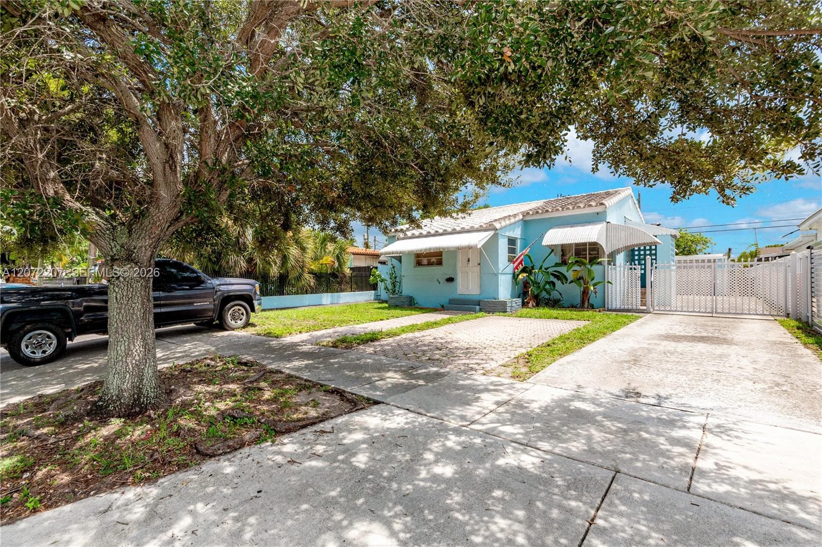 334 E 11th St, Hialeah FL 33010 - Hialeah, FL - Photo 1