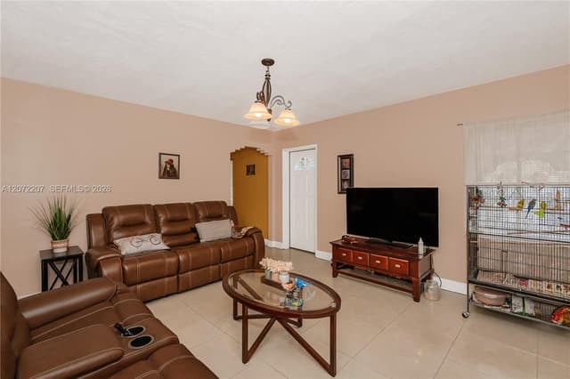 334 E 11th St, Hialeah FL 33010 - Hialeah, FL - Photo 4