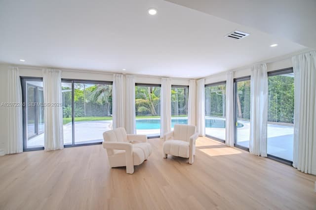1825 Alamanda Dr, North Miami FL 33181 - North Miami, FL - Photo 4
