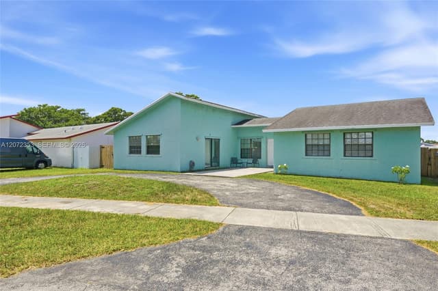 16604 SW 104th Ct, Miami FL 33157 - Miami, FL - Photo 5