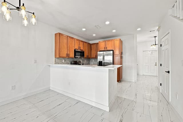 3105 NW 25TH Terrace, Oakland Park FL 33309 - Oakland Park, FL - Photo 3