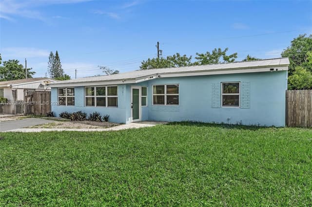 18381 NE 21st Pl, North Miami Beach FL 33179 - North Miami Beach, FL - Photo 3