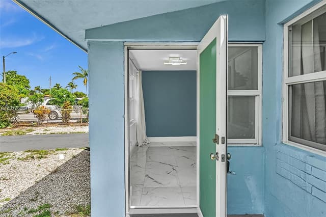 18381 NE 21st Pl, North Miami Beach FL 33179 - North Miami Beach, FL - Photo 4