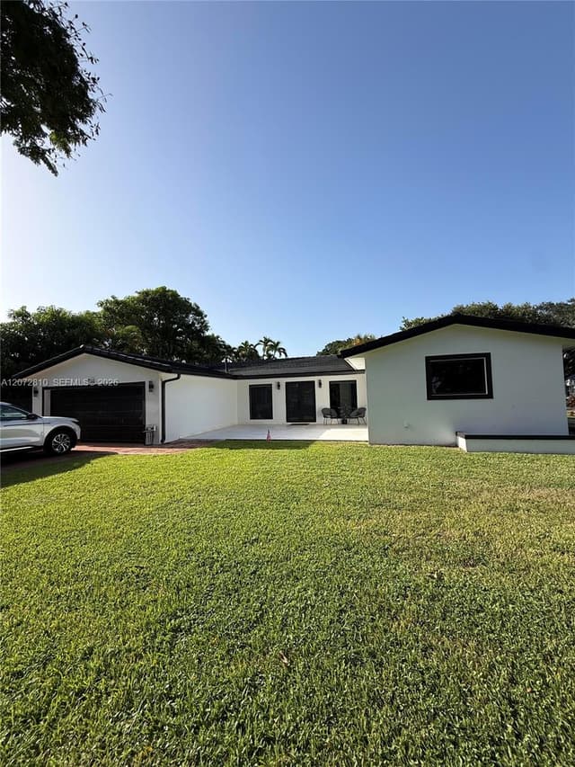 6901 S Miami Lakeway S, Miami Lakes FL 33014 - Miami Lakes, FL - Photo 5
