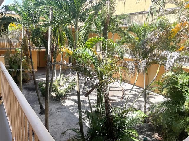 17901 NW 68th Ave # T207, Hialeah FL 33015 - Hialeah, FL - Photo 2