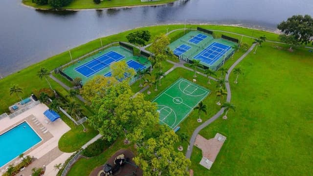 7606 Briar Cliff Circle, Lake Worth FL 33467 - Lake Worth, FL - Photo 6