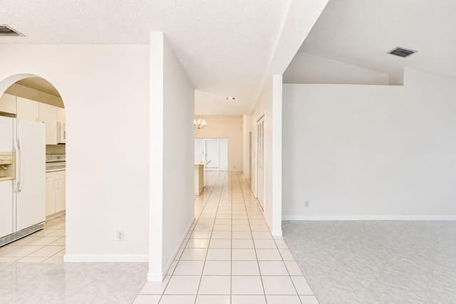 7606 Briar Cliff Circle, Lake Worth FL 33467 - Lake Worth, FL - Photo 7