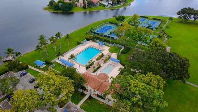 7606 Briar Cliff Circle, Lake Worth FL 33467 - Lake Worth, FL - Photo 4