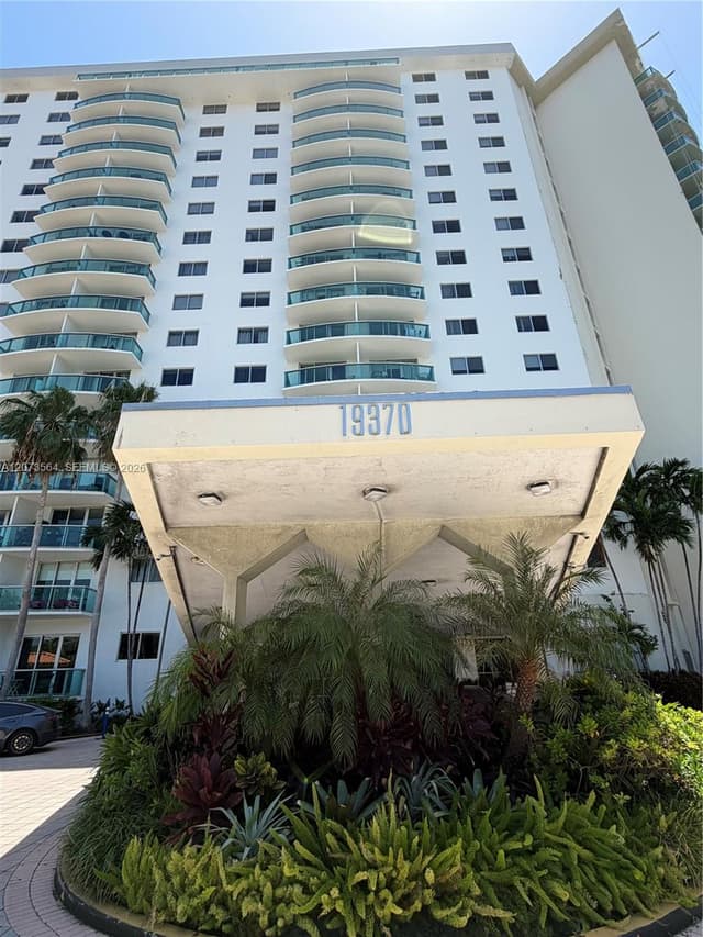 19370 Collins Ave # 1120, Sunny Isles Beach FL 33160 - Sunny Isles Beach, FL - Photo 2