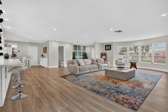 3200 NW 114th Ter, Coral Springs FL 33065 - Coral Springs, FL - Photo 5