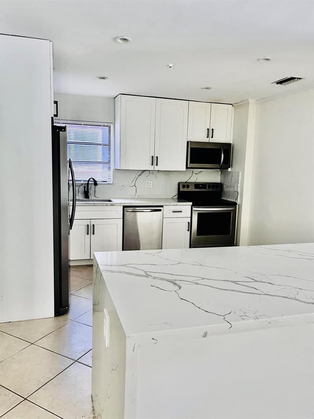 924 Johnson Street, Hollywood FL 33019 - Hollywood, FL - Photo 7