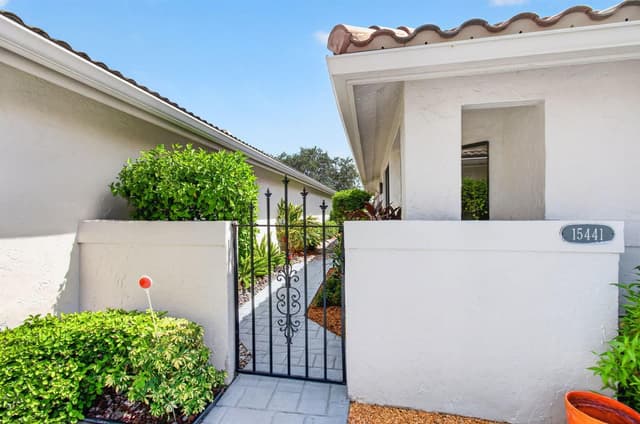 15441 Strathearn Drive, Delray Beach FL 33446 - Delray Beach, FL - Photo 3