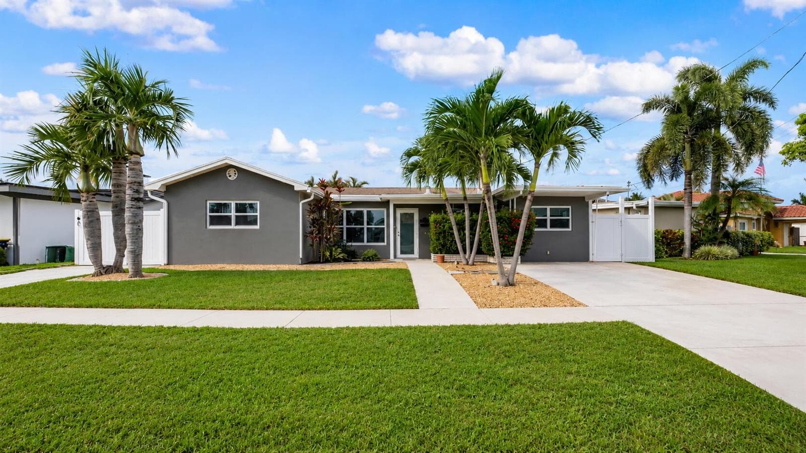 935 Nautilus Isle, Dania Beach FL 33004 - Dania Beach, FL - Photo 1
