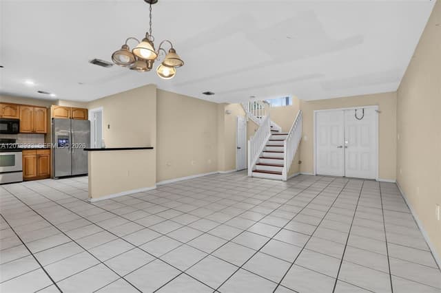 253 NE 211th Ter, Miami FL 33179 - Miami, FL - Photo 7