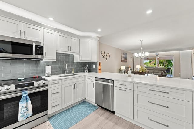 4629 POINCIANA Street # 304, Lauderdale By The Sea FL 33308 - Lauderdale By The Sea, FL - Photo 2