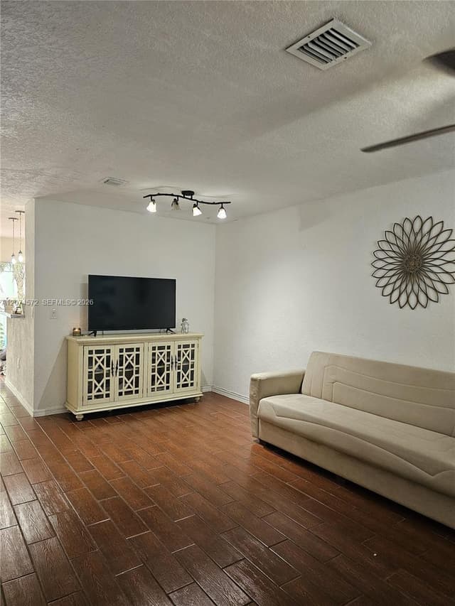 126 Hidden Ct Rd # D, Hollywood FL 33023 - Hollywood, FL - Photo 3