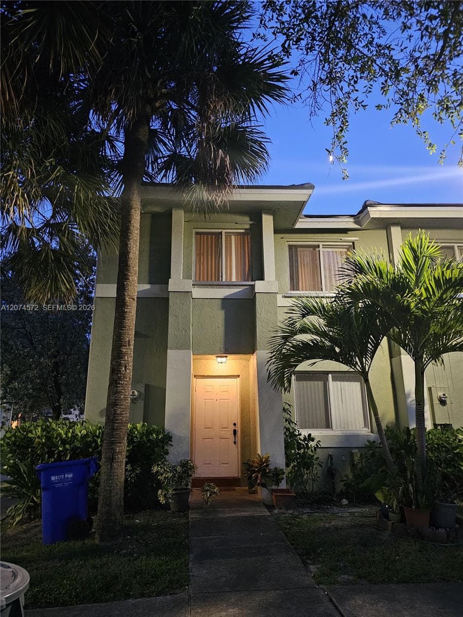 126 Hidden Ct Rd # D, Hollywood FL 33023 - Hollywood, FL - Photo 1