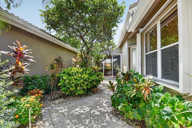 4758 CARLTON GOLF Drive, Lake Worth FL 33449 - Lake Worth, FL - Photo 5