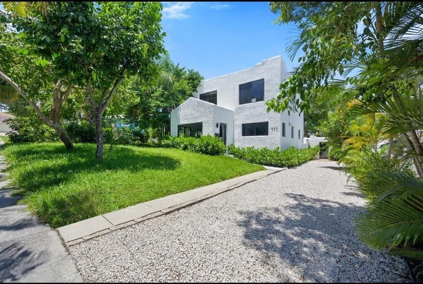823 33RD Street, West Palm Beach FL 33407