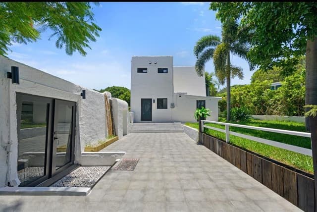 823 33RD Street, West Palm Beach FL 33407 - West Palm Beach, FL - Photo 5