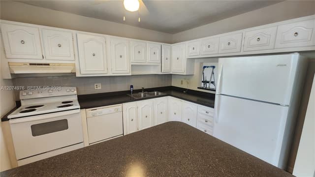 6550 Royal Palm Blvd # 112A, Margate FL 33063 - Margate, FL - Photo 2