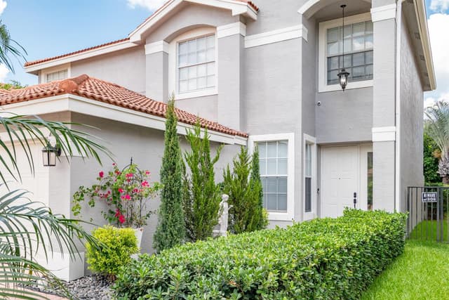 5013 COBALT Court, FL 33463 - Photo 4