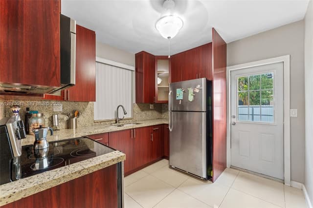 6416 Franklin St, Hollywood FL 33024 - Hollywood, FL - Photo 7