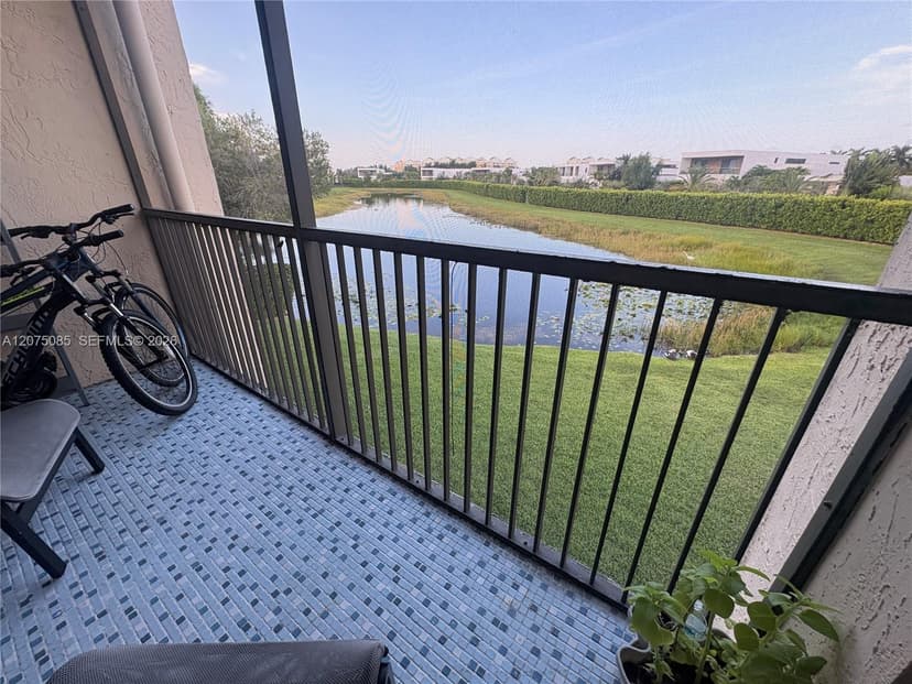 16471 Blatt Blvd # 203, Weston FL 33326