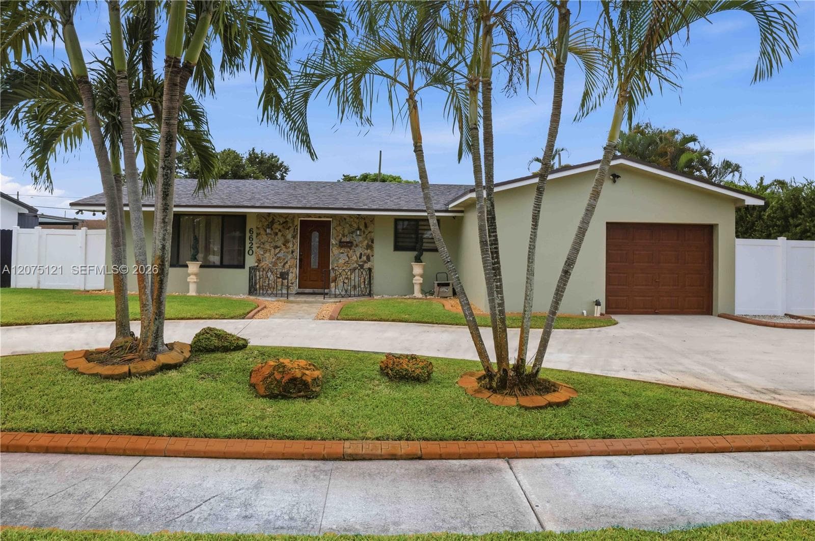 6620 SW 6th St, Pembroke Pines FL 33023 - Pembroke Pines, FL - Photo 1