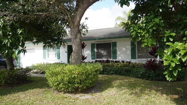 5805 BOSQUE Lane, West Palm Beach FL 33415 - West Palm Beach, FL - Photo 2