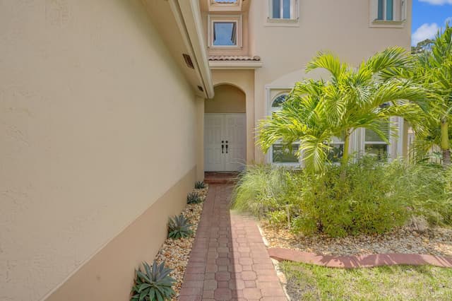 317 E Garden Cove Circle, Davie FL 33325 - Davie, FL - Photo 7