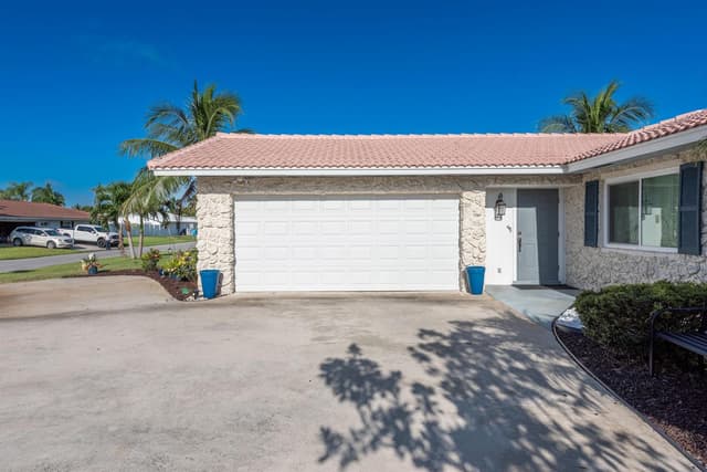1315 SW 25TH Avenue, Boynton Beach FL 33426 - Boynton Beach, FL - Photo 5