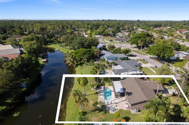 108 Cambridge Lane, Royal Palm Beach FL 33411 - Royal Palm Beach, FL - Photo 4