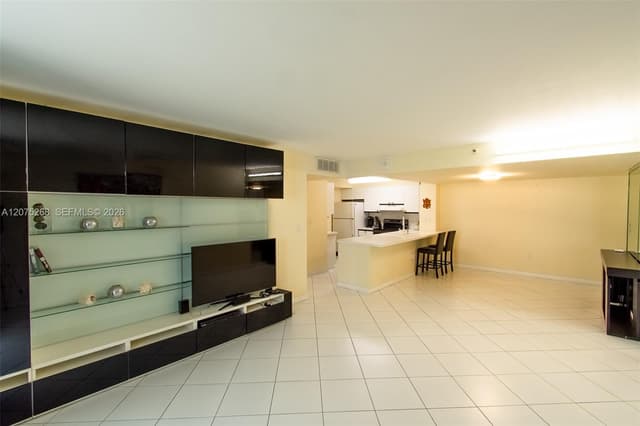 1623 Collins Ave # 312, Miami Beach FL 33139 - Miami Beach, FL - Photo 4