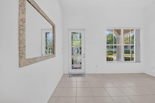 8107 BELLAFIORE Way, Boynton Beach FL 33472 - Boynton Beach, FL - Photo 2