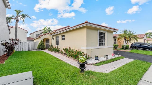 17251 NW 6th St, Pembroke Pines FL 33029 - Pembroke Pines, FL - Photo 3