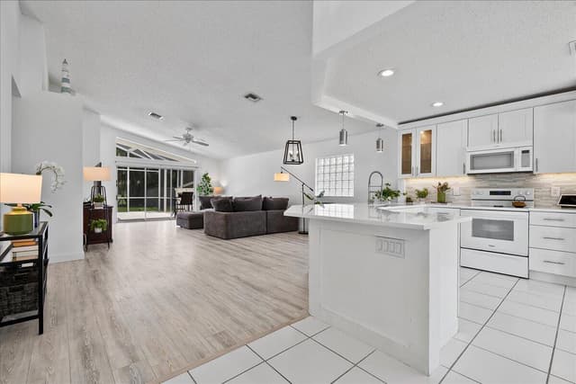 1820 S Club Drive, Wellington FL 33414 - Wellington, FL - Photo 3