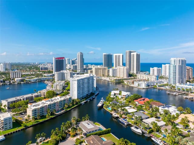 201 Golden Isles Dr # 505, Hallandale Beach FL 33009 - Hallandale Beach, FL - Photo 4