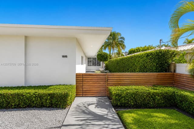 1885 Daytonia Rd, Miami Beach FL 33141 - Miami Beach, FL - Photo 2