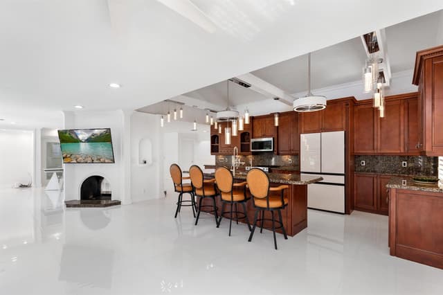 2557 SW 14TH Court, Deerfield Beach FL 33442 - Deerfield Beach, FL - Photo 4