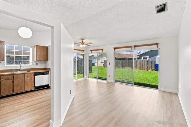 9771 W Fern Ln, Miramar FL 33025 - Miramar, FL - Photo 7