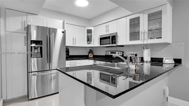 7025 W 3rd Ct, Hialeah FL 33014 - Hialeah, FL - Photo 5